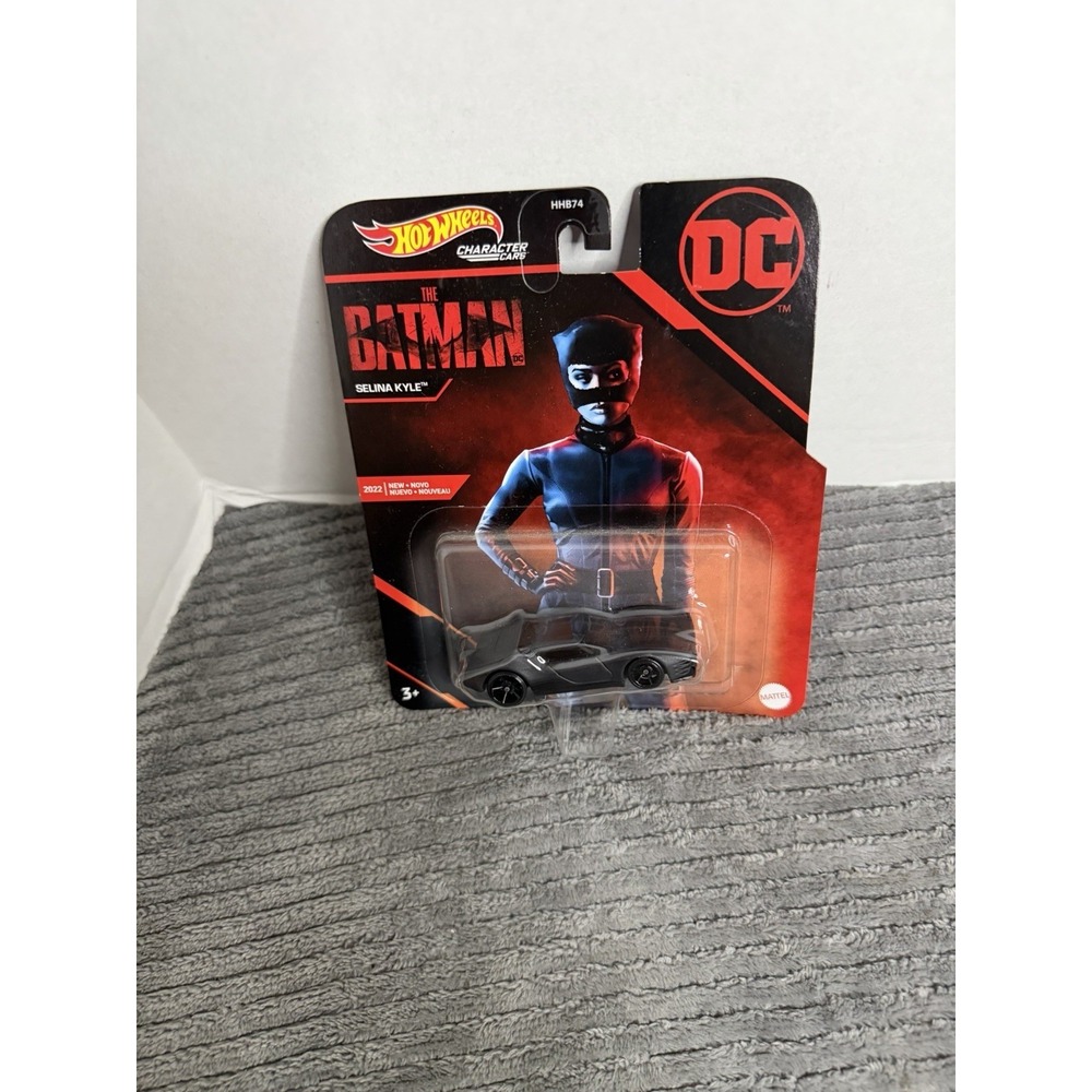 2022 Hot Wheels Character Cars DC Comics The Batman CATWOMAN Selina Kyle 1:64